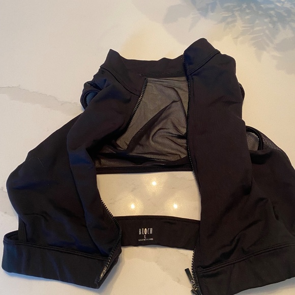 Bloch dance half top, zipper front - Picture 3 of 3